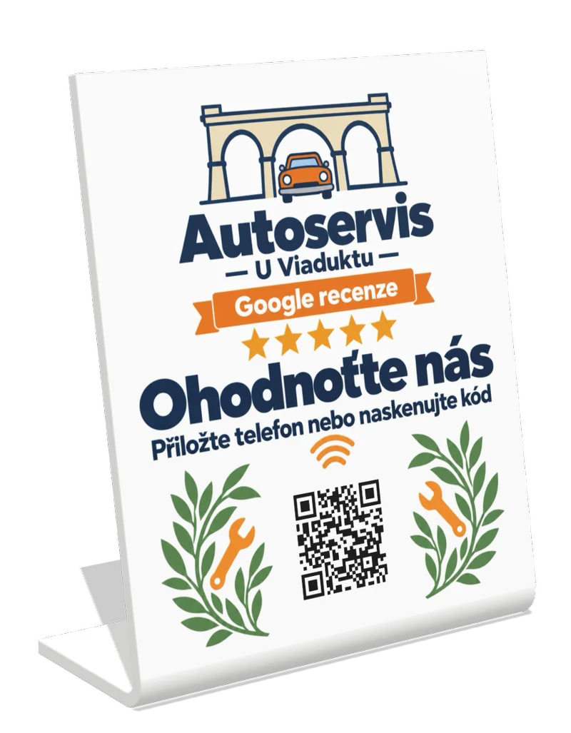 Stojánek na Google recenze s ukázkovým návrhem pro vymyšlený Autoservis U Viaduktu: kamenný viadukt a auto v logu, vavřínové ratolesti s klíči, nápis Ohodnoťte nás a QR kód